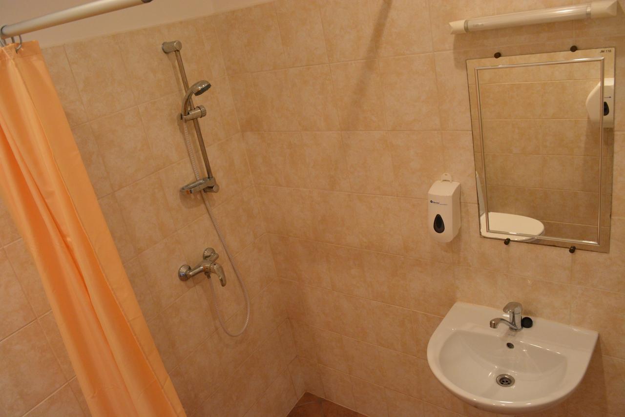 Dundagas Pils Hostel Δωμάτιο φωτογραφία